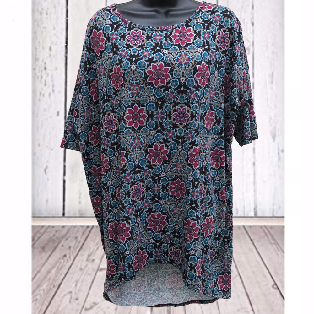 🌷2/$20🌷LulaRoe | Irma Tunic Tee | Size Large